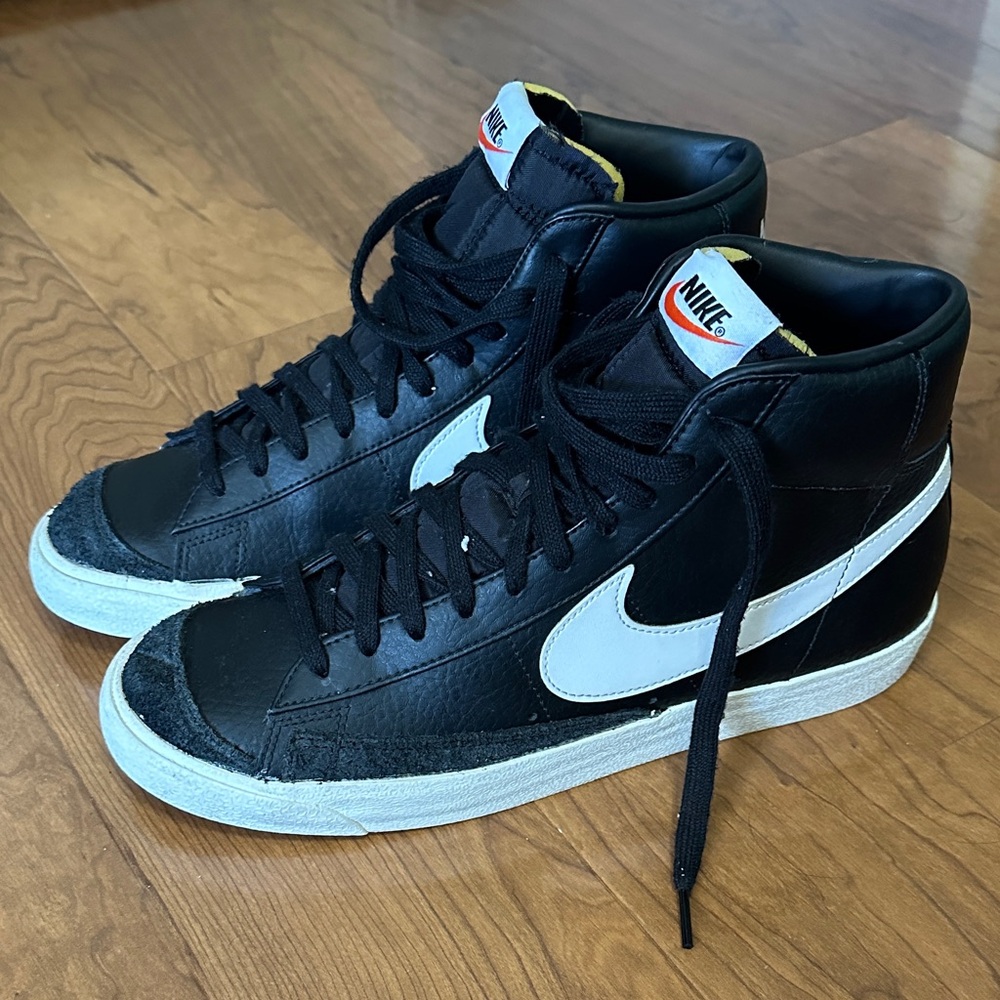 Nike Blazer Mid ‘77— Black & White